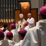Papa León XIV bendice la torre de Jesucristo en la Sagrada Familia y llama a construir una Iglesia unida y viva