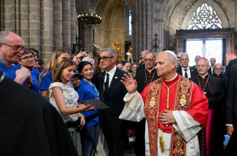 Papa León XIV llama a fortalecer la unidad y la fraternidad durante su visita a Barcelona