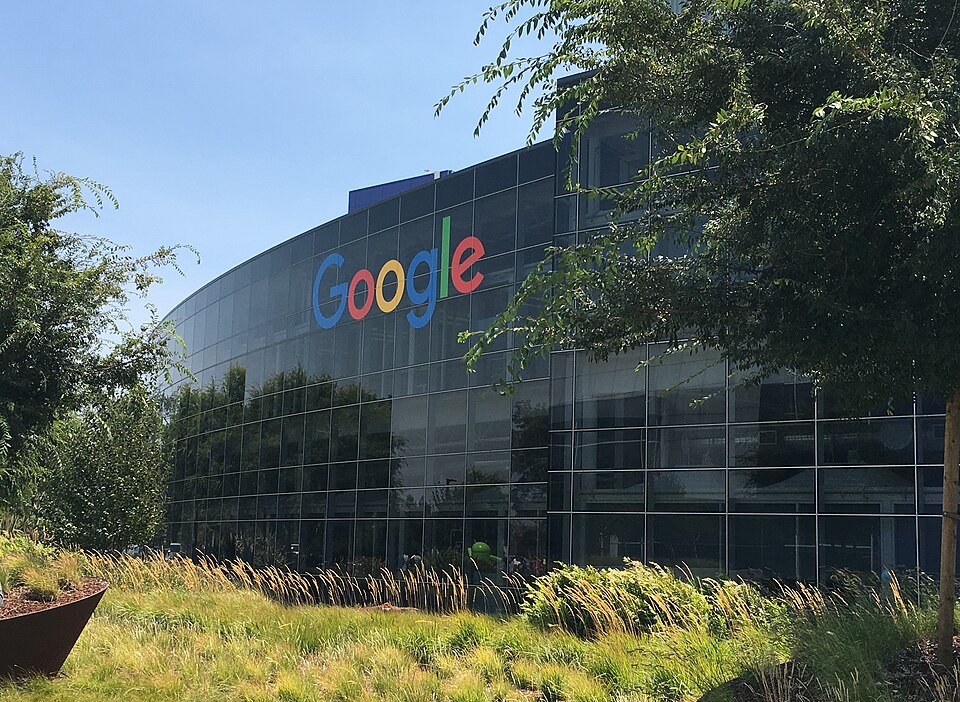 La Unión Europea impone una multa récord de 890 millones de euros a Google por incumplir la Ley de Mercados Digitales