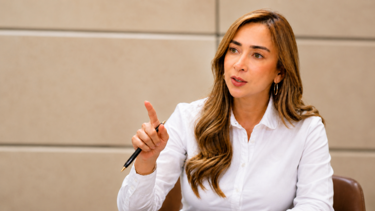 Katherine Miranda renuncia a la Alianza Verde y reconfigura el panorama político del Congreso