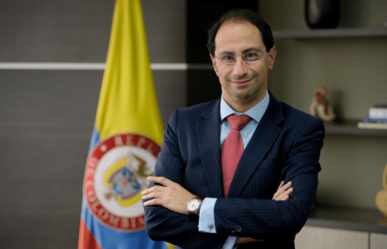 ¿Quién es José Manuel Restrepo?